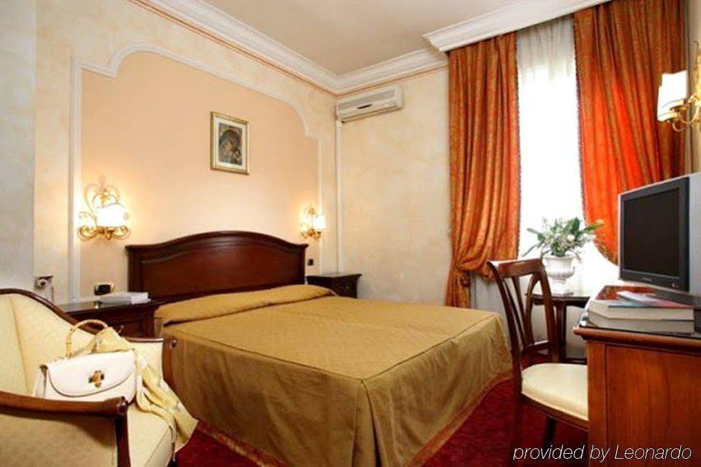 Lh Grand Hotel Hermitage Rome Room photo