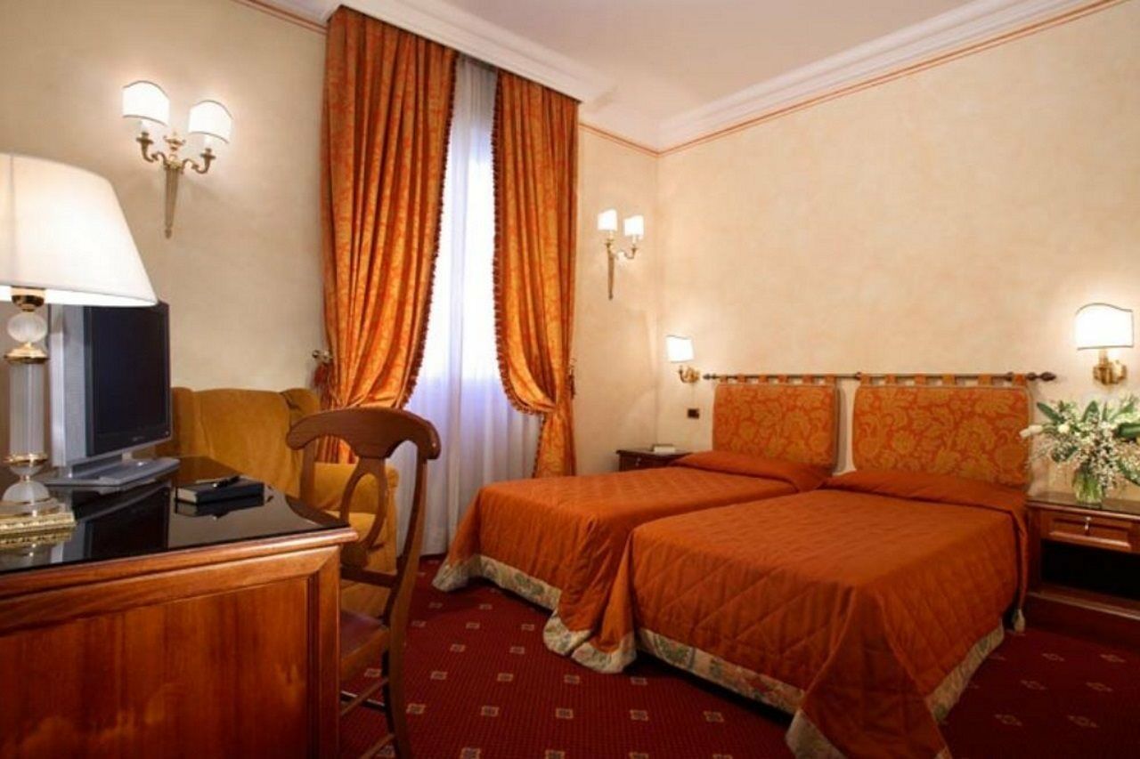 Lh Grand Hotel Hermitage Rome Room photo